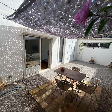 Grand Studio De 38M2 Et Cour Independante De 25M2 Dont Wifi Et Netflix Apartment Montpellier Exterior photo