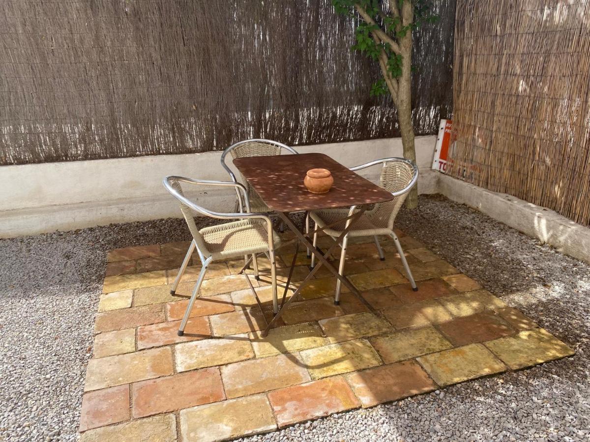 Grand Studio De 38M2 Et Cour Independante De 25M2 Dont Wifi Et Netflix Apartment Montpellier Exterior photo